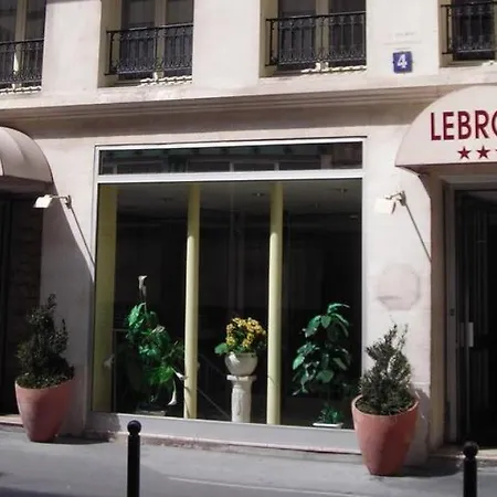 Lebron Hotel