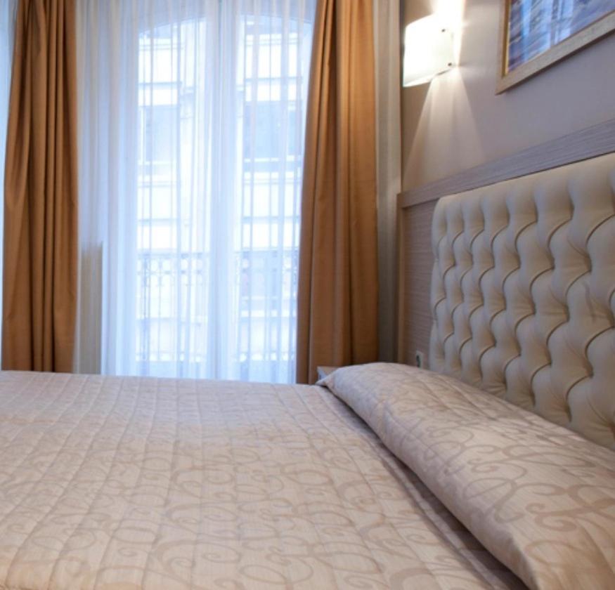 Lebron Hotel