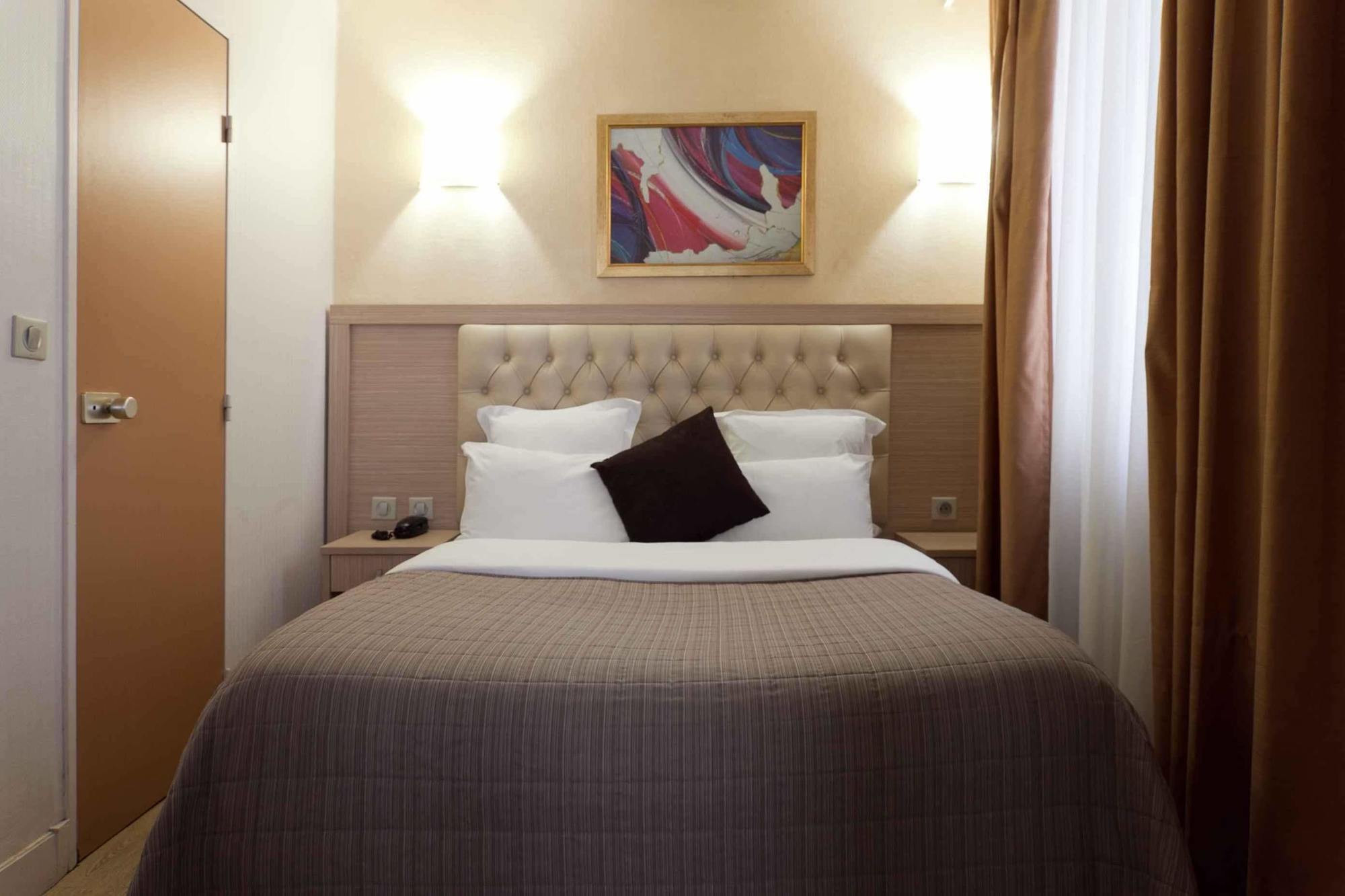 Lebron Hotel